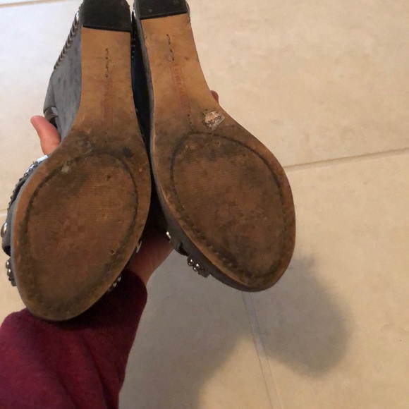 Vince Camuto wedges. - Picture 4 of 4